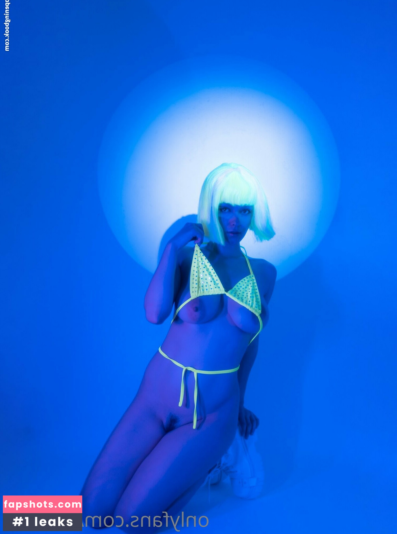 Kat Cabaret gallery photo #42