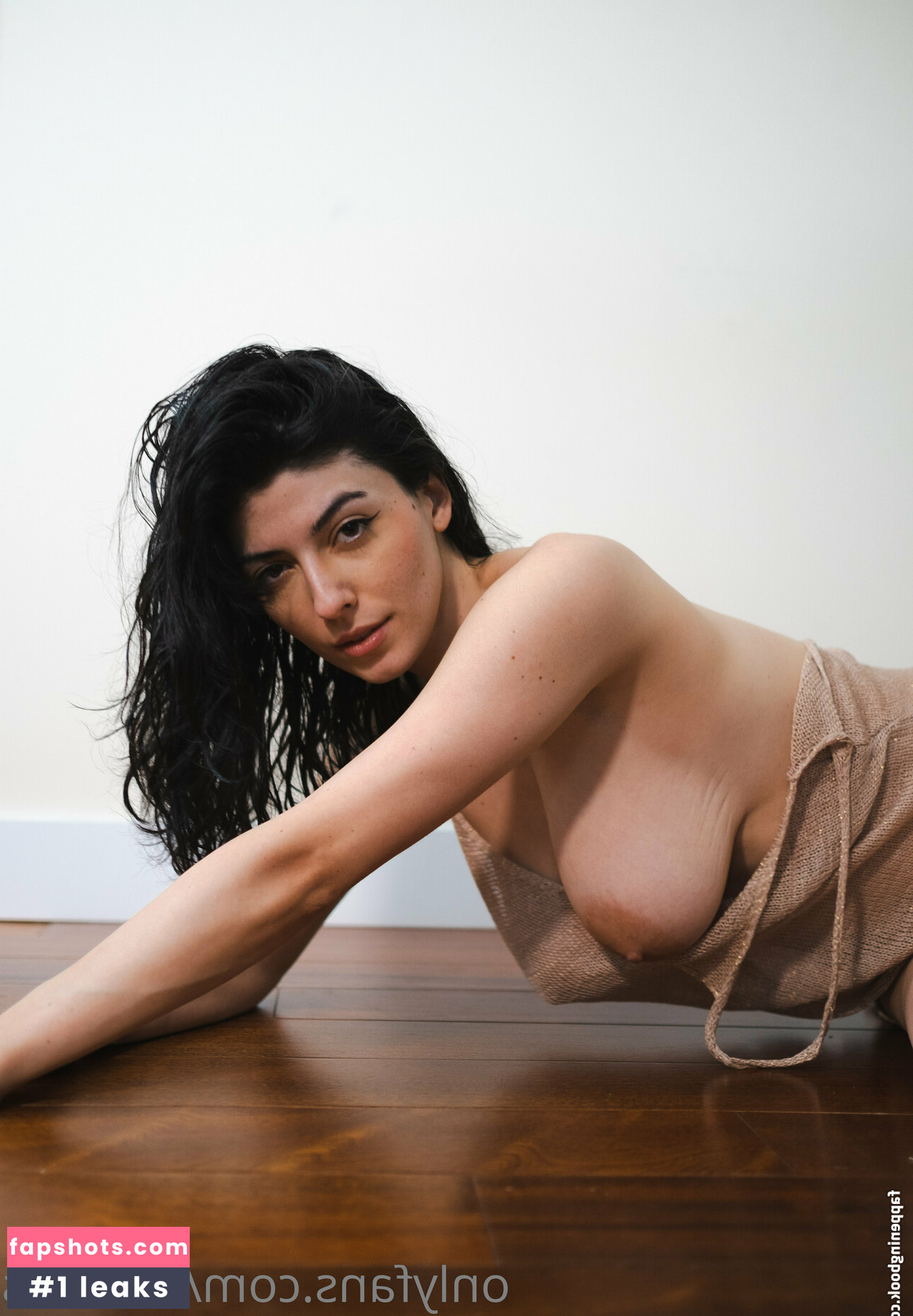 Kat Cabaret gallery photo #72