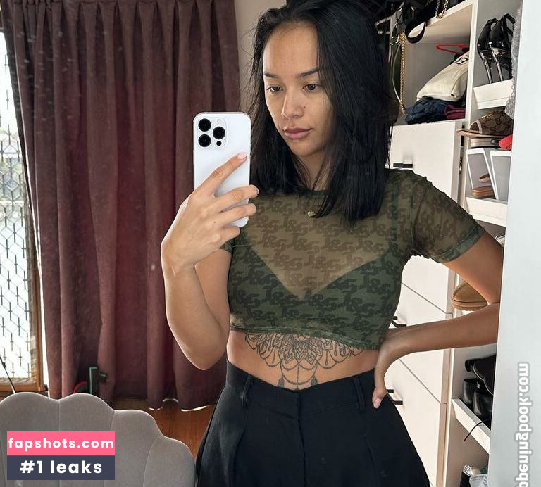 Kat Clark gallery photo #5