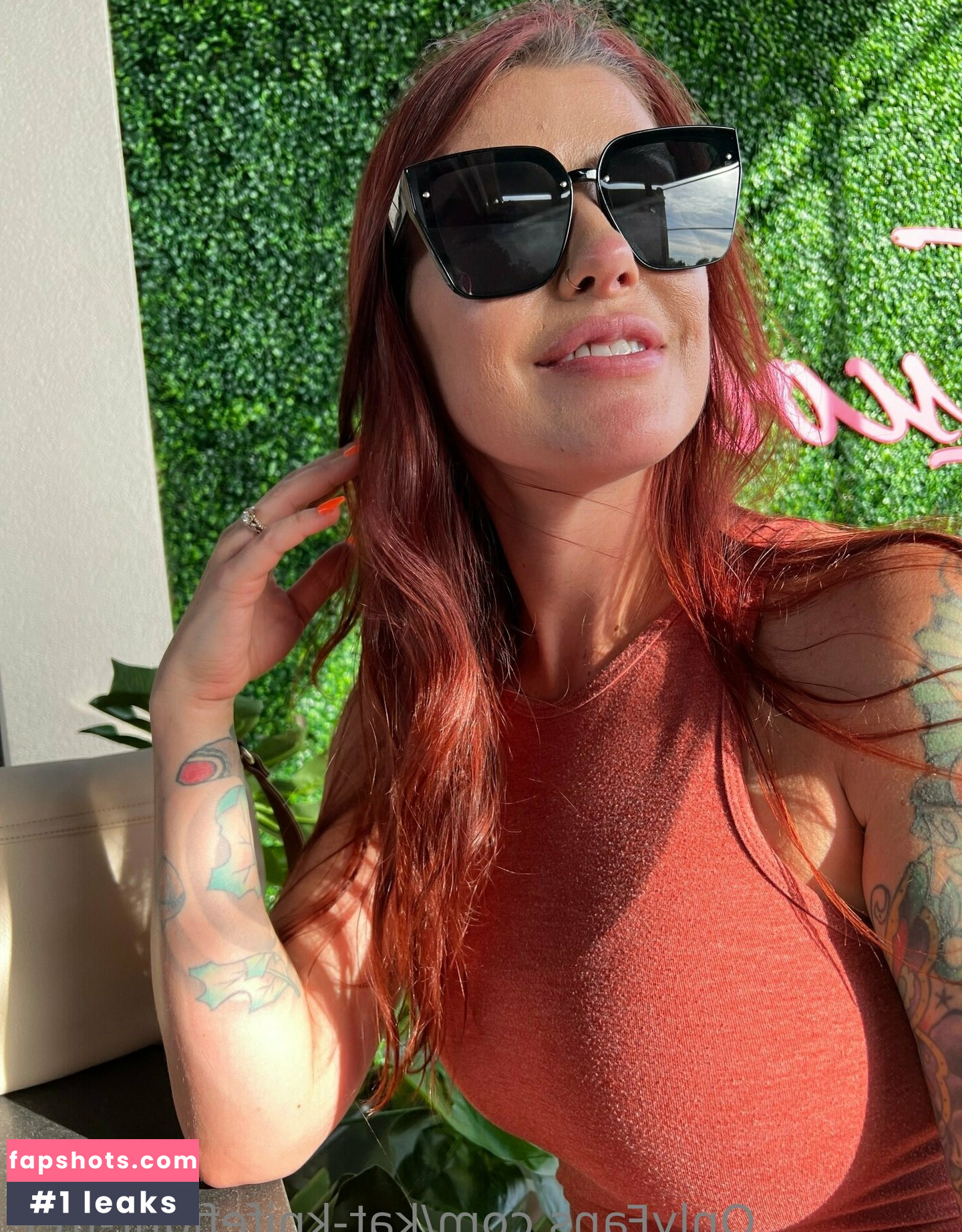 kat-knifefight-free gallery photo #32