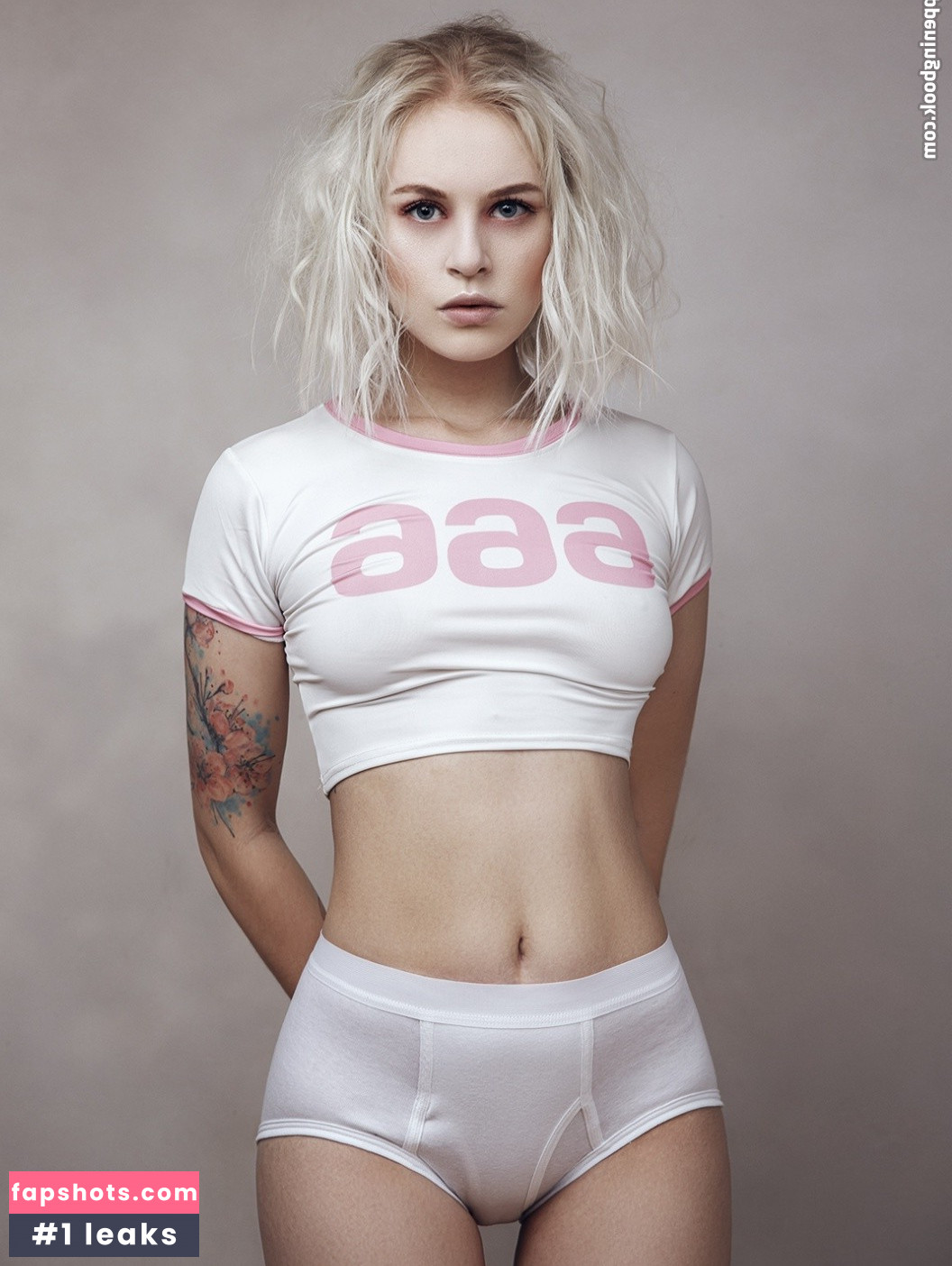 Kat & Sonny gallery photo #2