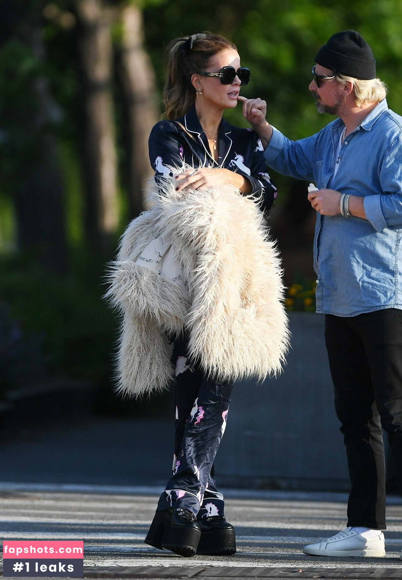 Kate Beckinsale gallery photo #260