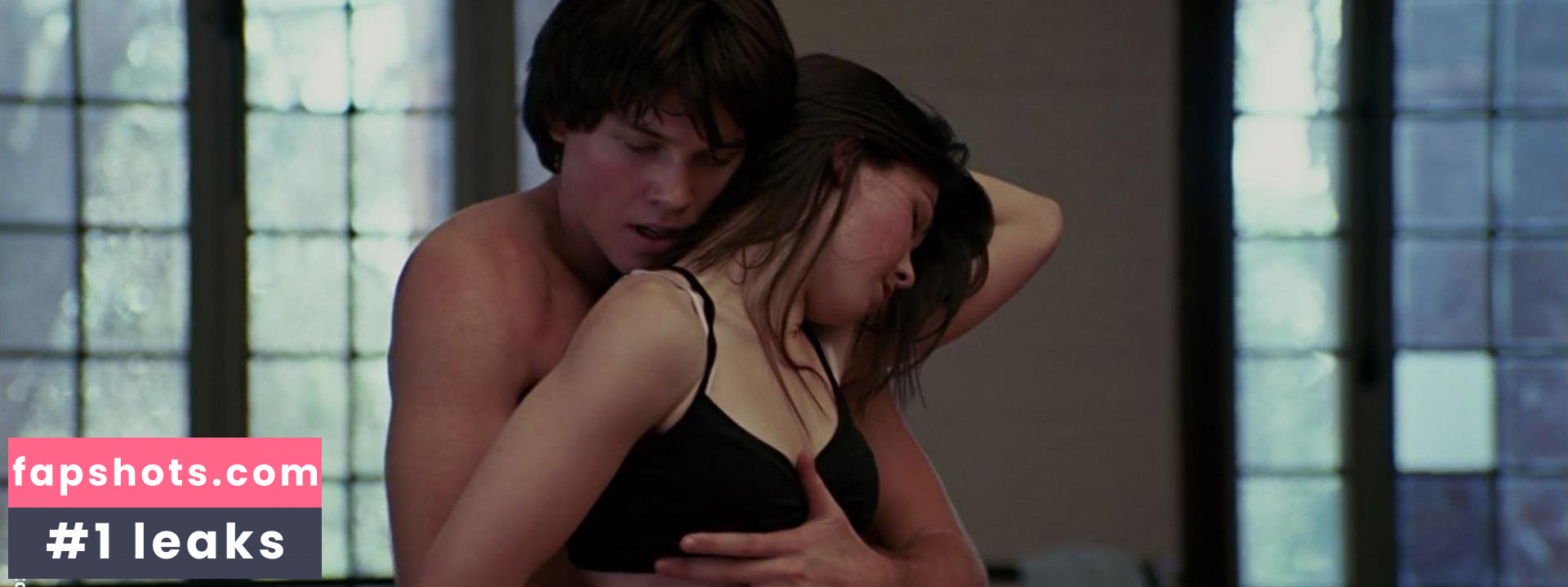 Kate Bell gallery photo #9