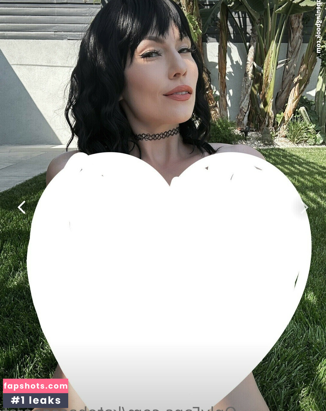 Kate Elliott gallery photo #23