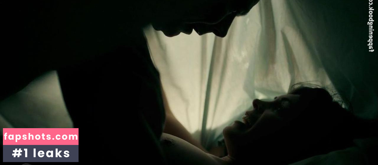 Kate Elliott gallery photo #39