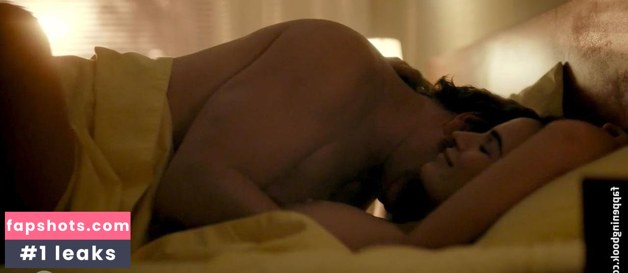 Kate Elliott gallery photo #40