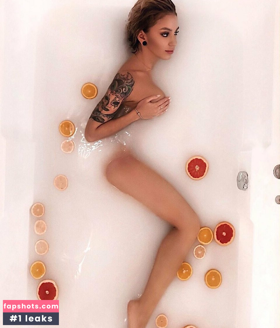 Kate Hazzard gallery photo #14