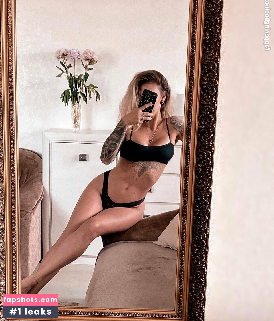 Kate Hazzard gallery photo #19