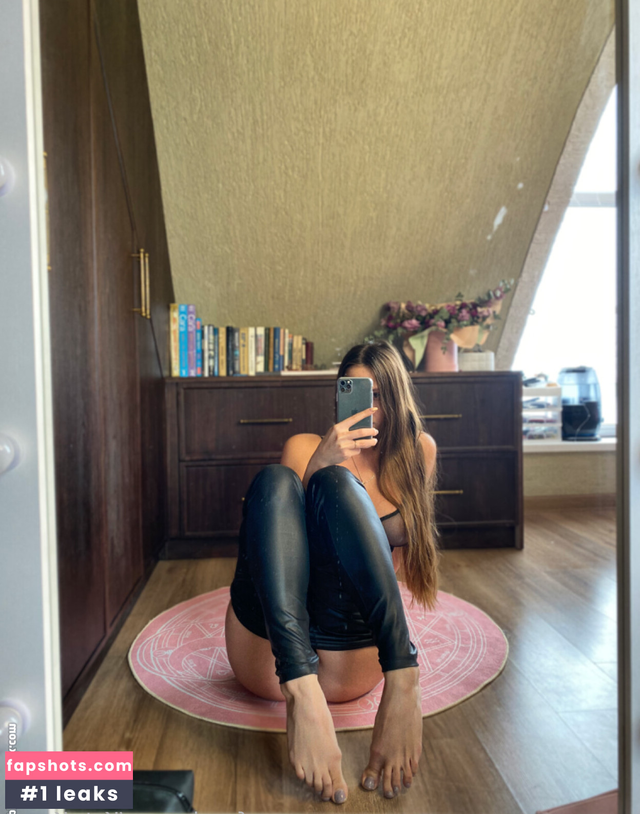 Kate Kuray gallery photo #355