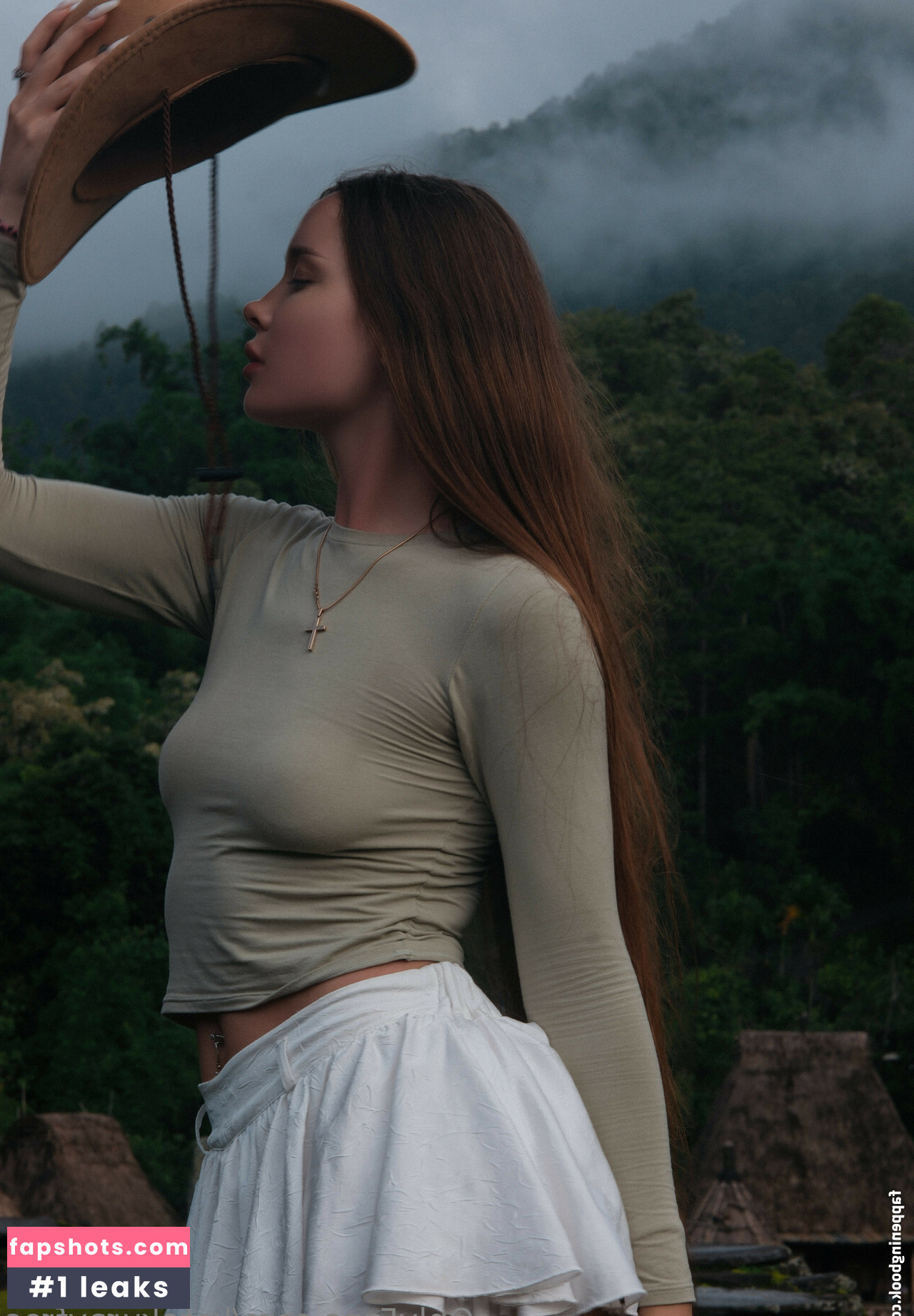 Kate Kuray gallery photo #40