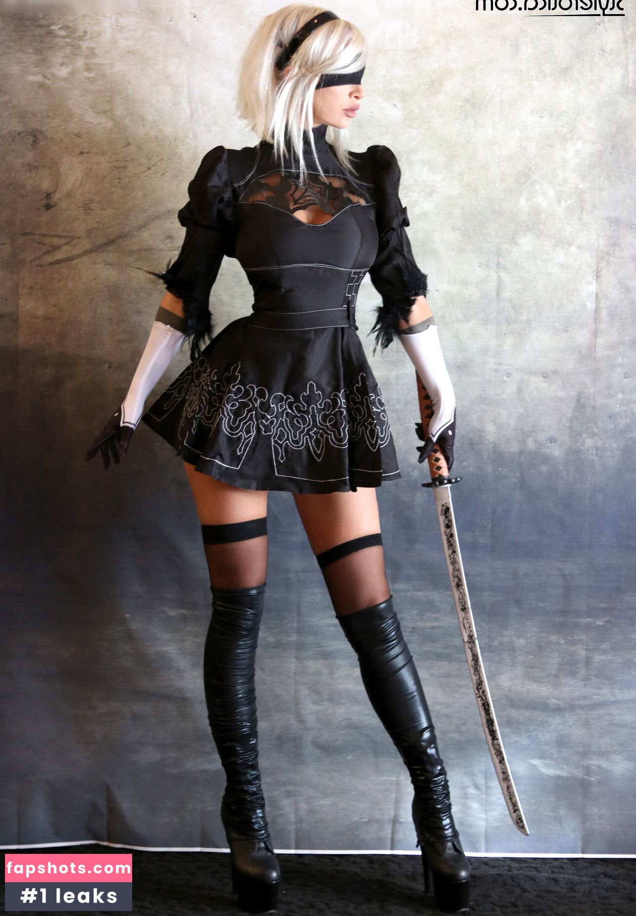 Kate Lambert gallery photo #10