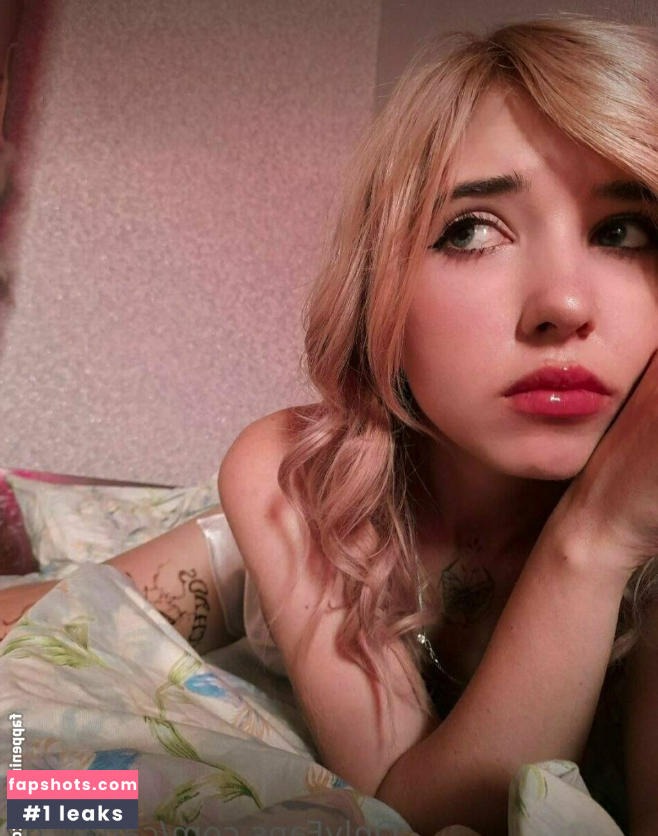 kate_latex gallery photo #24