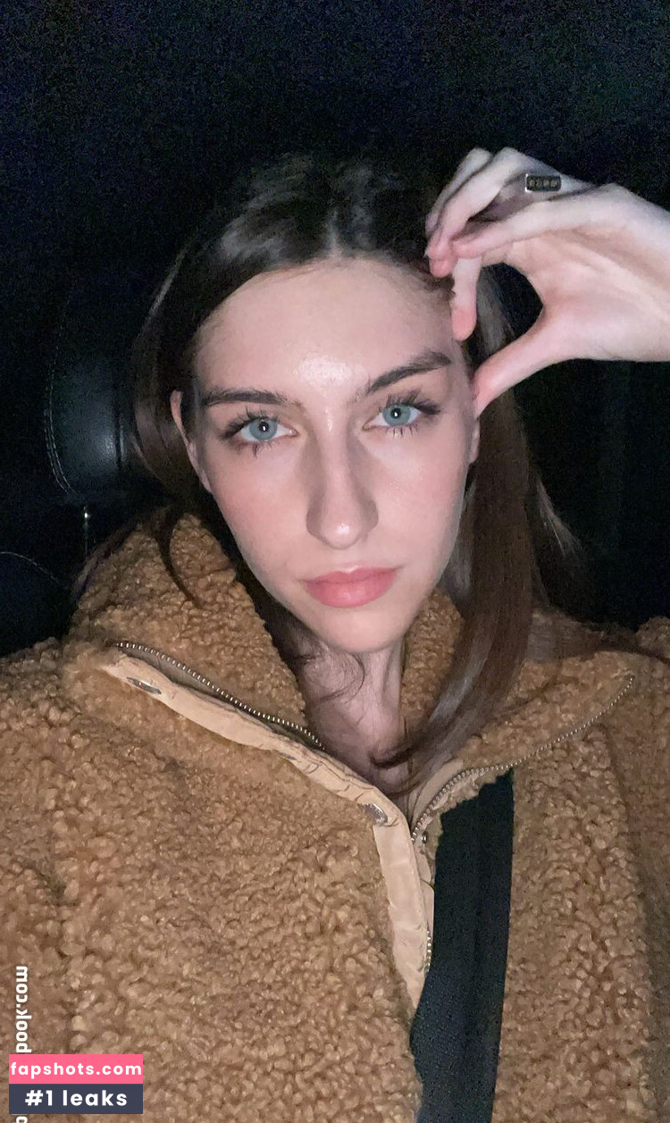 Kate Loftus gallery photo #6