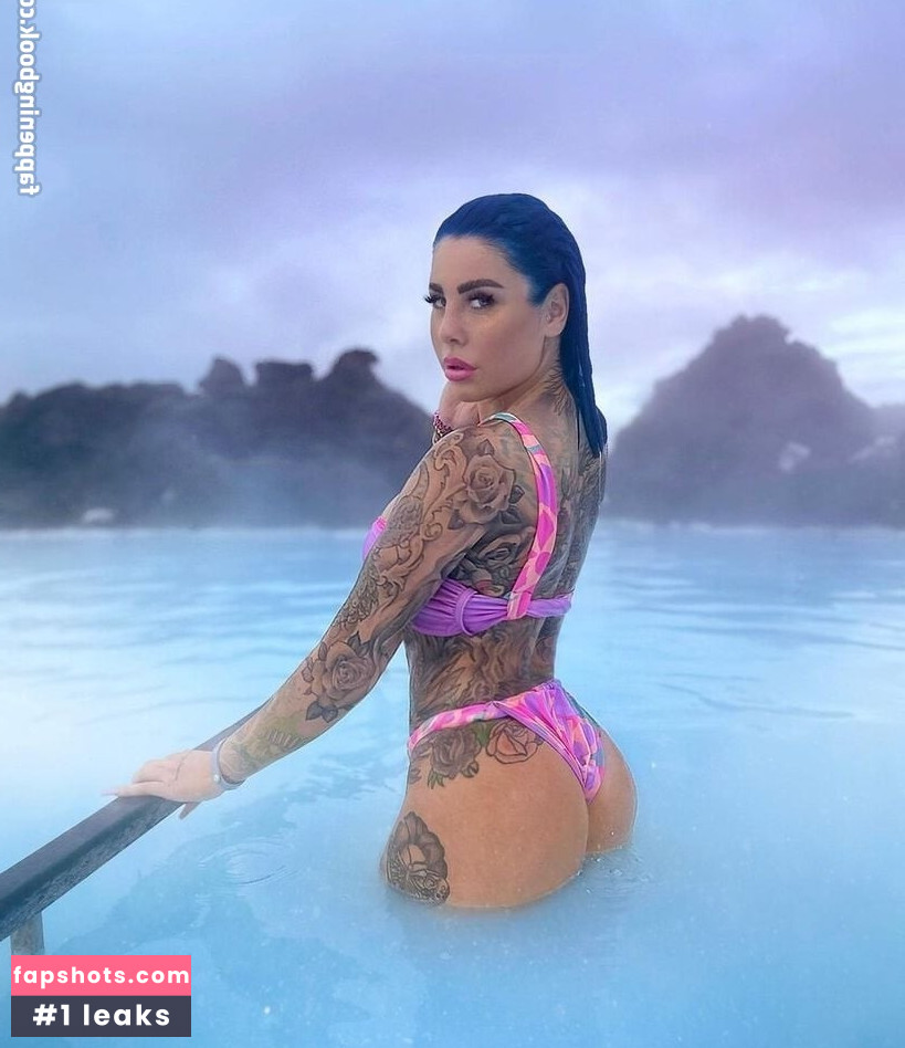 Kate Merlan gallery photo #19