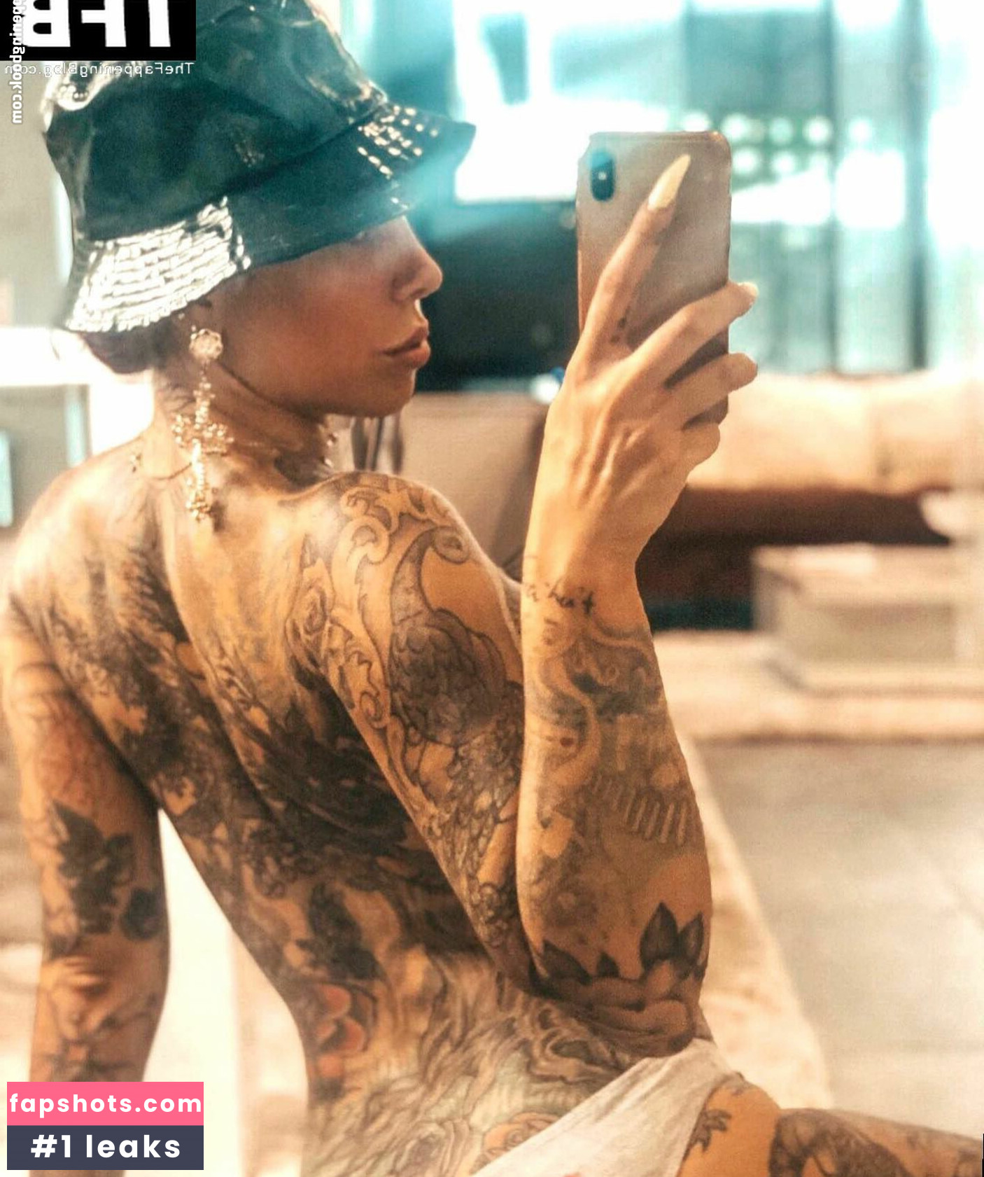 Kate Merlan gallery photo #45