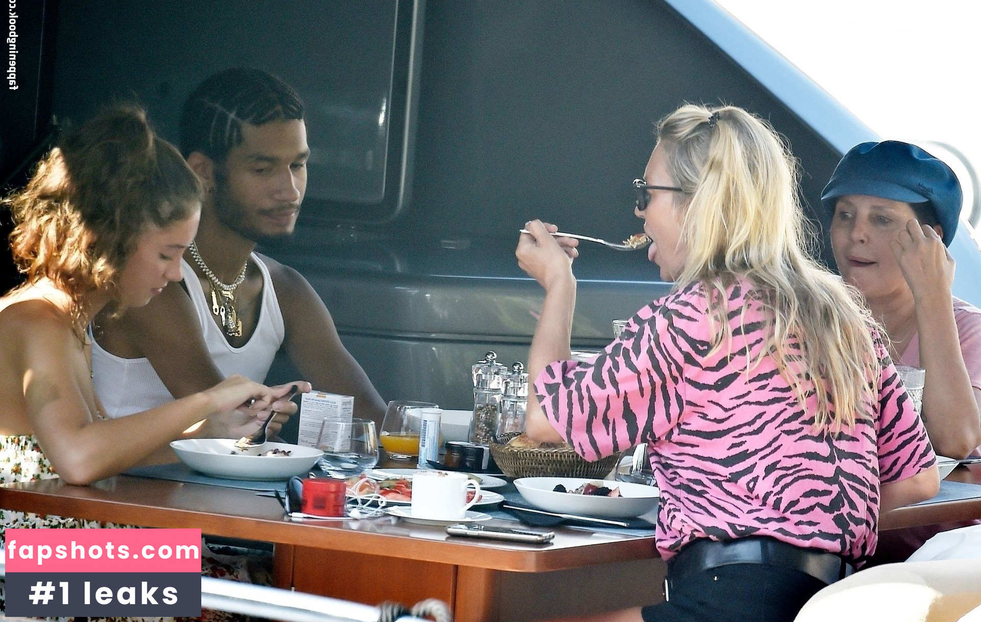 Kate Moss Nude Leaks OnlyFans Photos #249 - LeakJerk