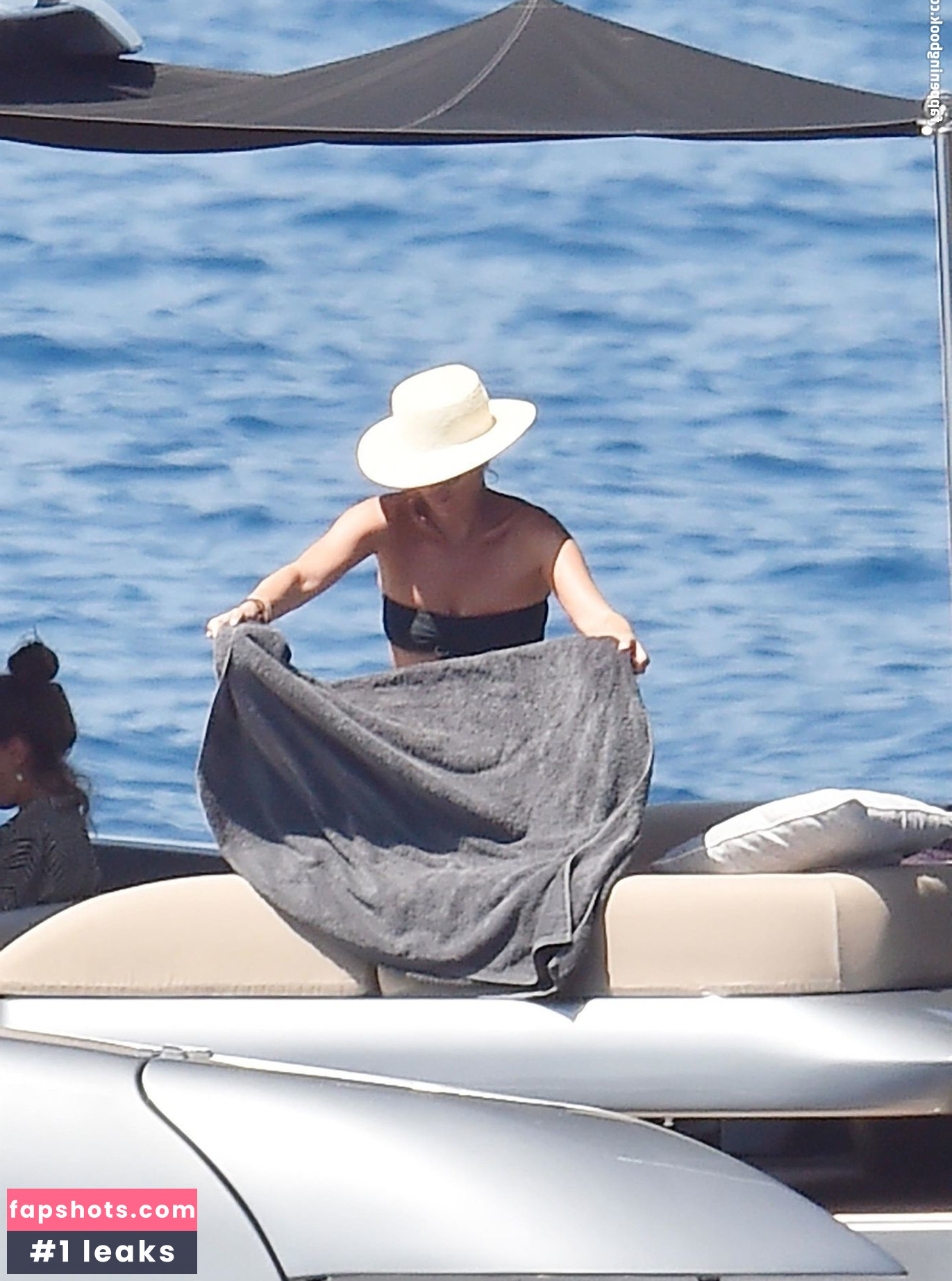 Kate Moss Nude Leaks OnlyFans Photos #252 - LeakJerk