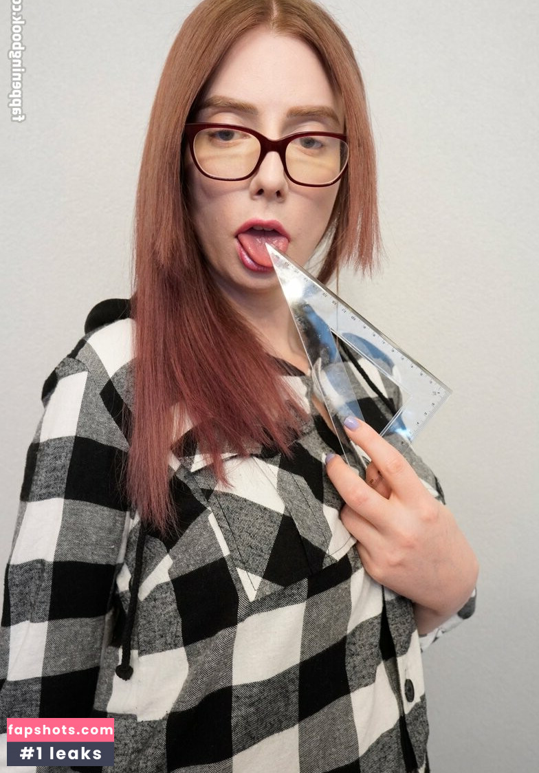 Kate Quinn gallery photo #125