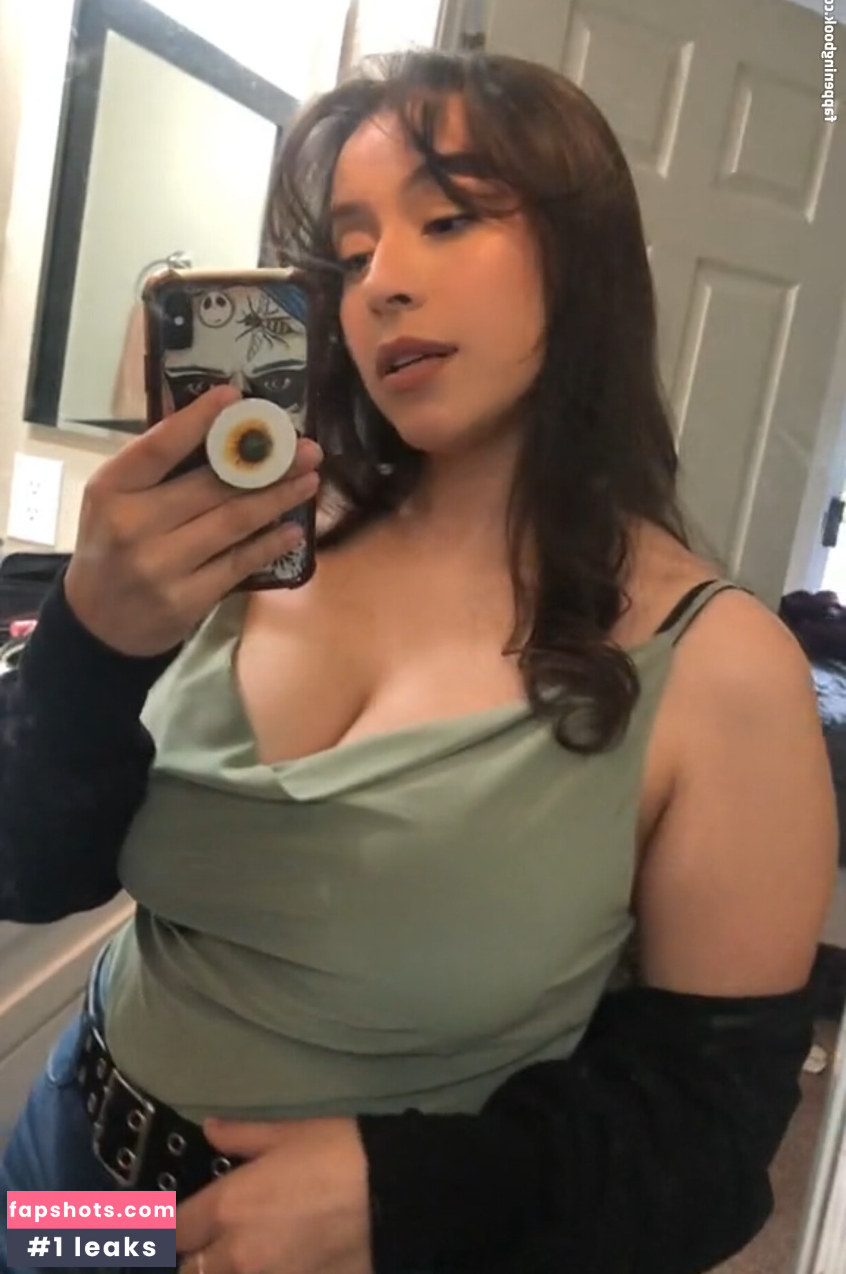 Kate Racks nude babe gallery