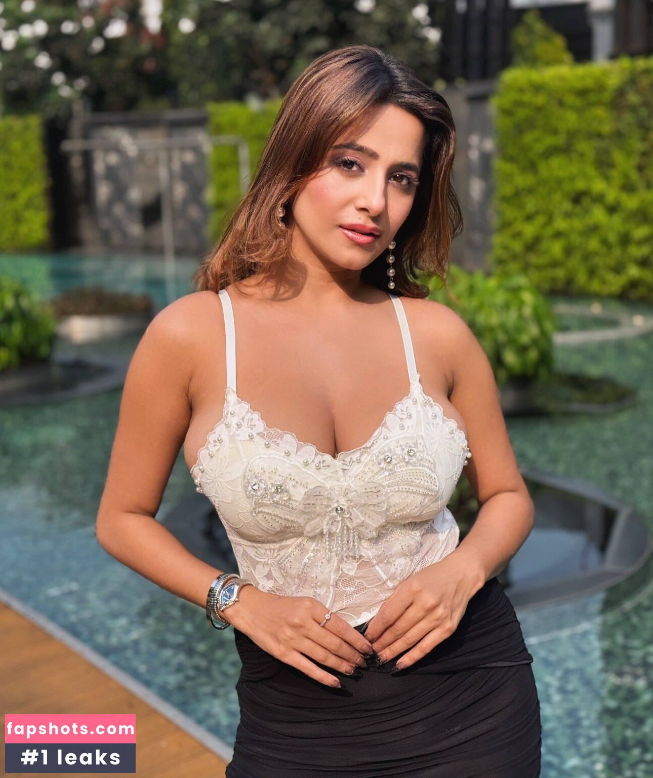 Kate Sharma gallery photo #19