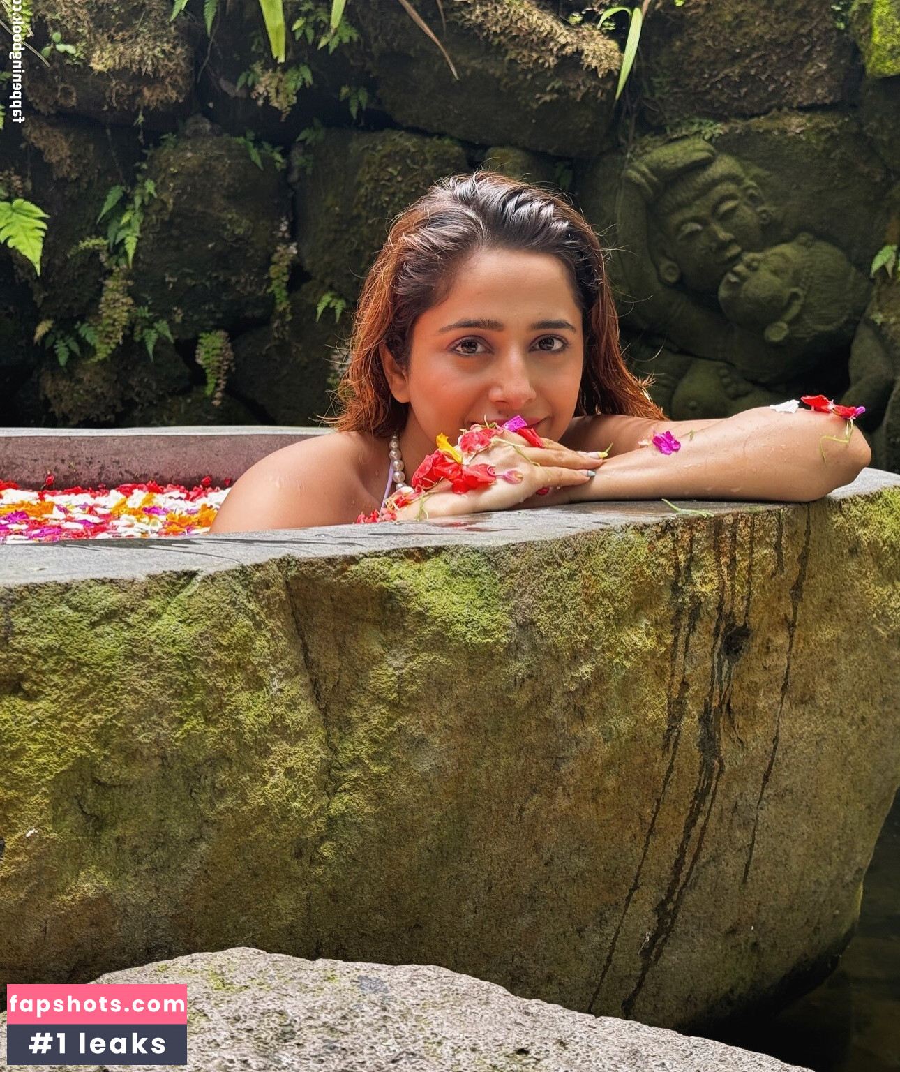 Kate Sharma gallery photo #36