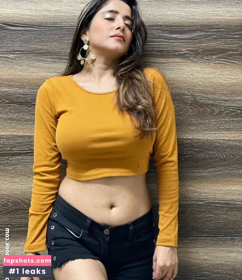 Kate Sharma gallery photo #10