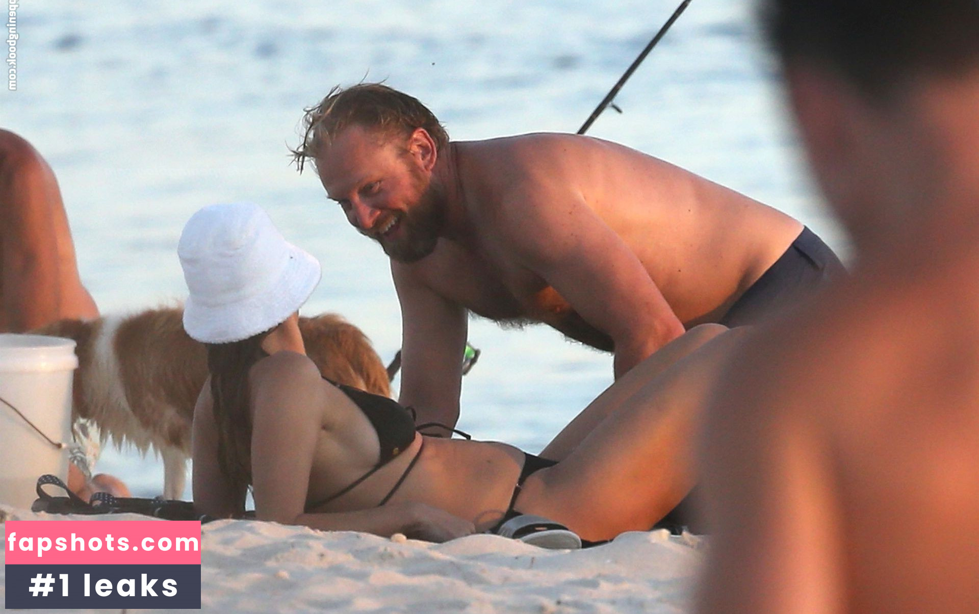 Kate Walsh gallery photo #115