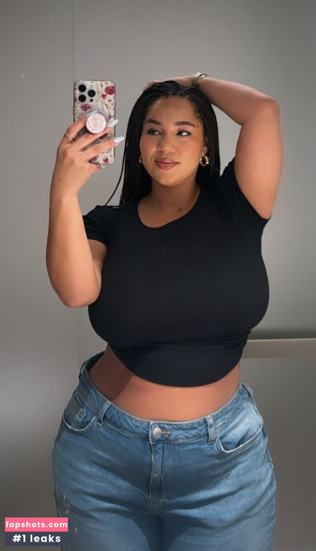 Katelyn Folasade gallery photo #2