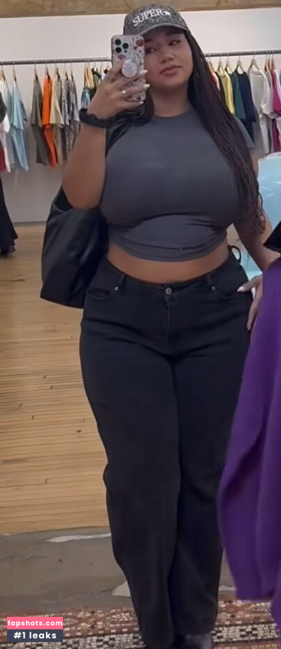 Katelyn Folasade gallery photo #7