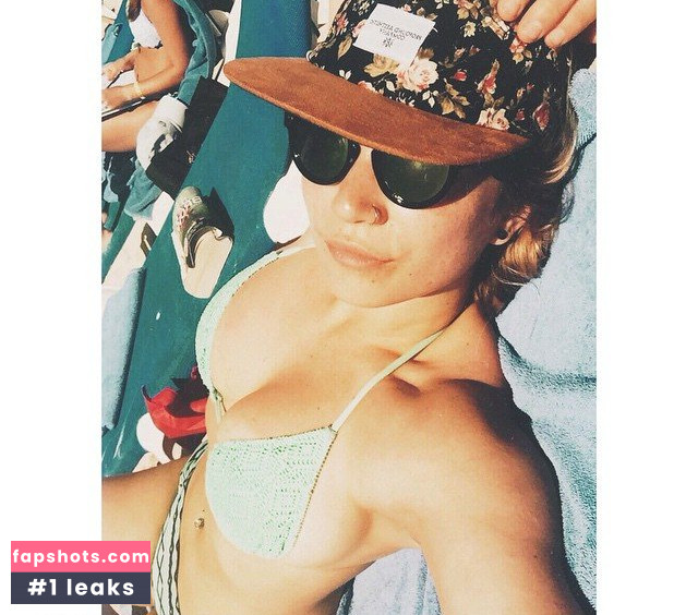 Katelyn Pippy Nude Leaks OnlyFans Photos #2 - LeakJerk