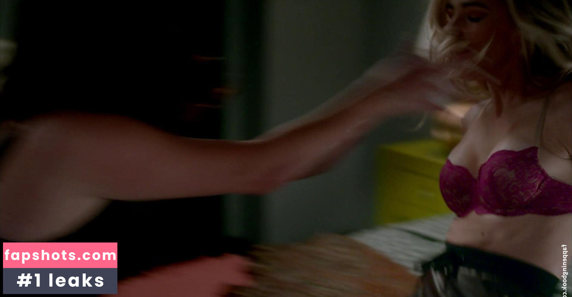 Katelyn Tarver nude babe gallery