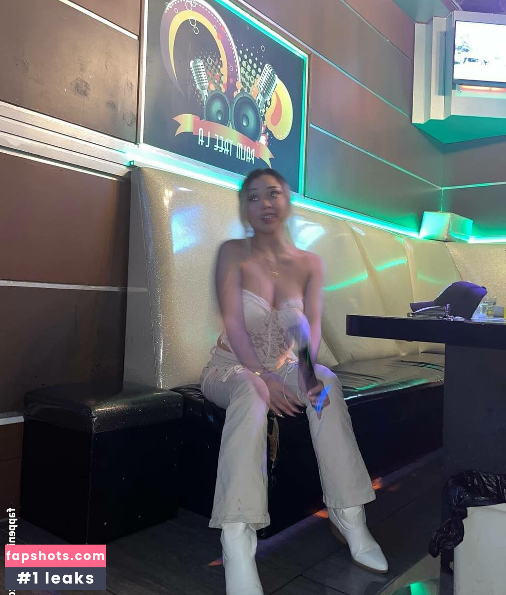 Katelyn Young gallery photo #4