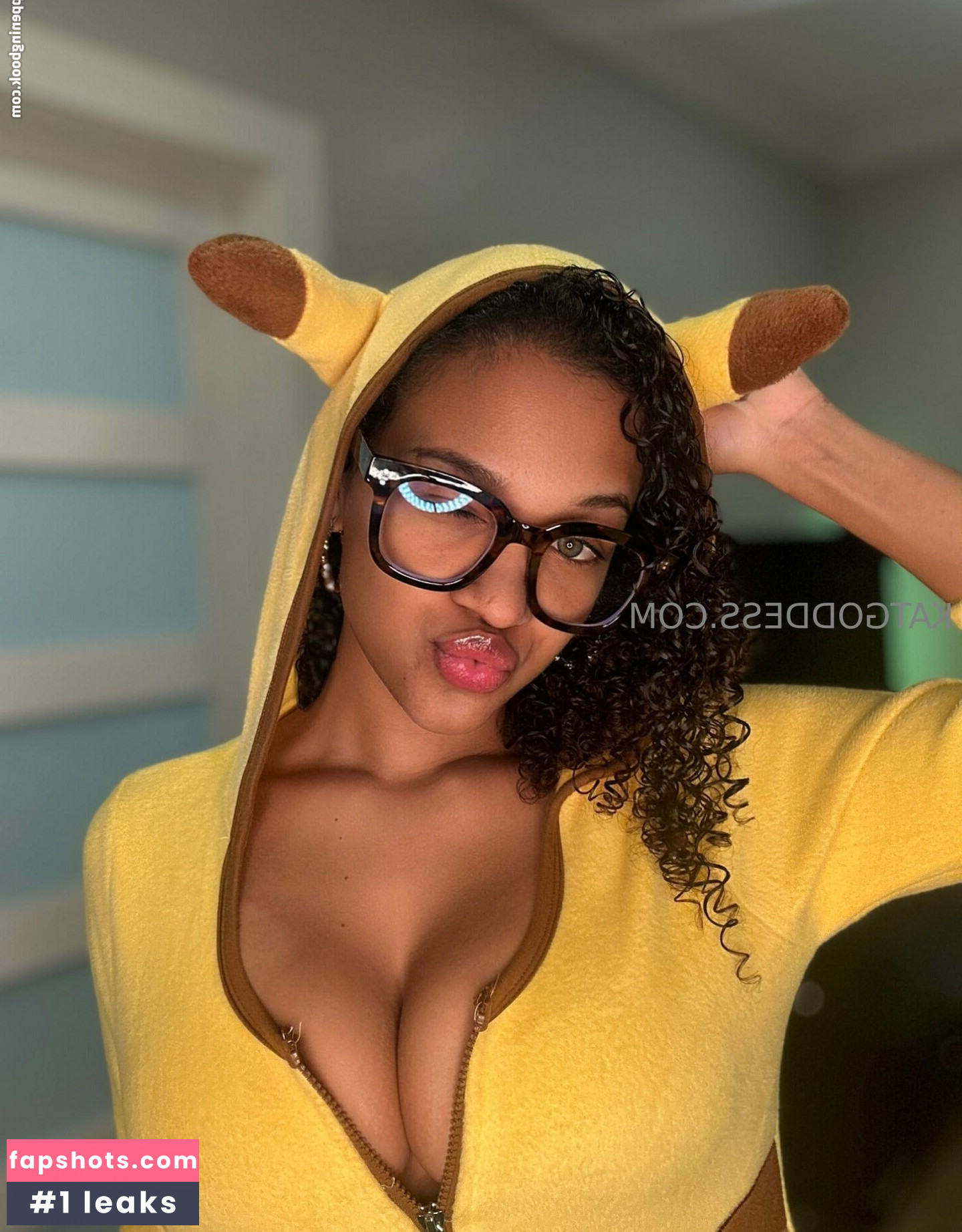 katgoddesstease gallery photo #12