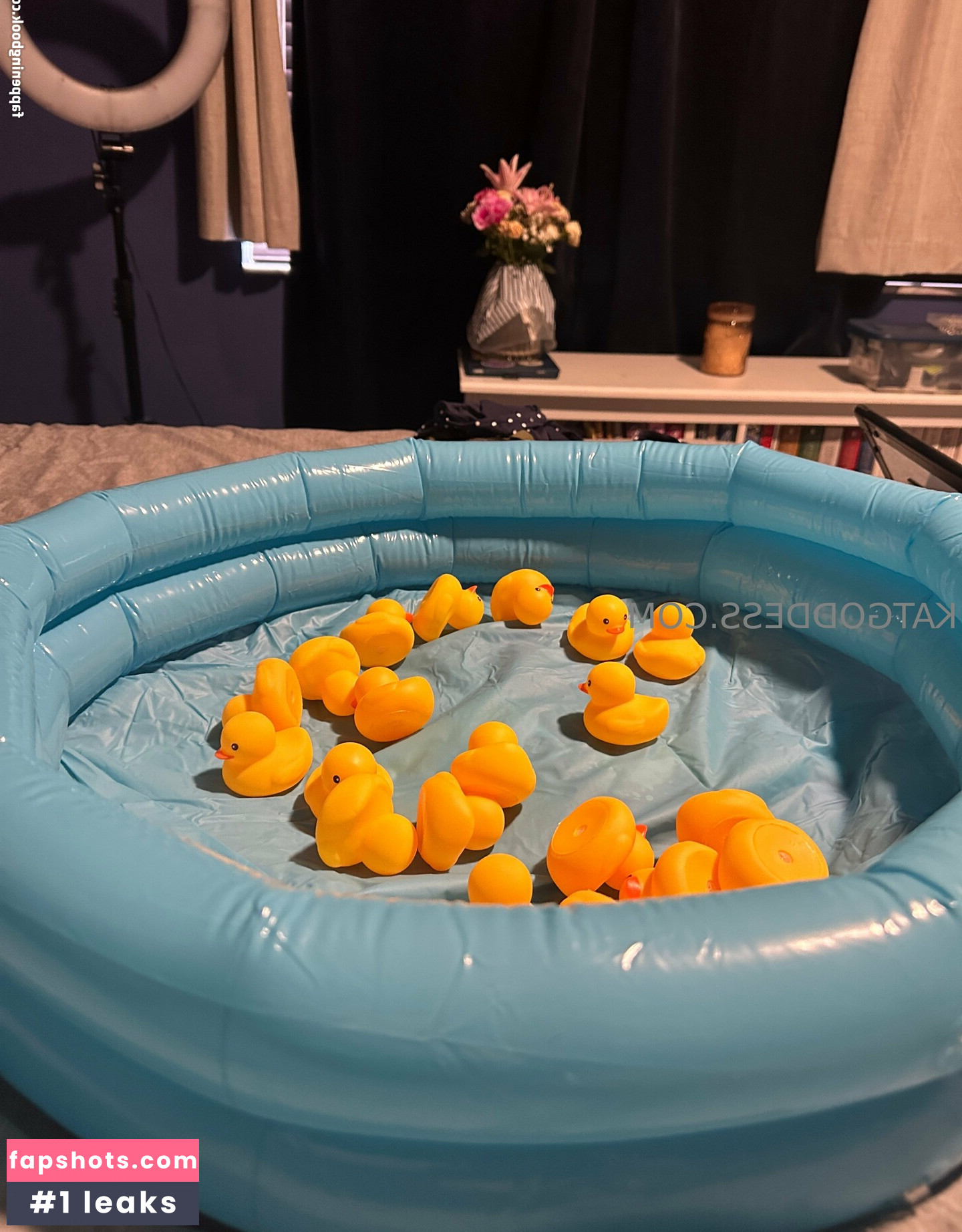 katgoddesstease gallery photo #3