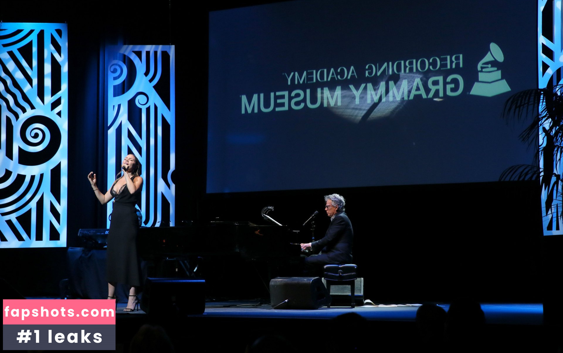 Katharine McPhee gallery photo #517