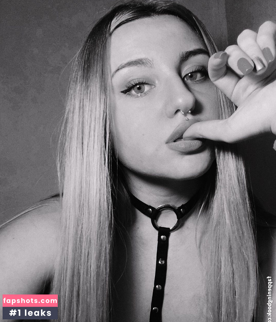 Katherina Lewczuk gallery photo #3