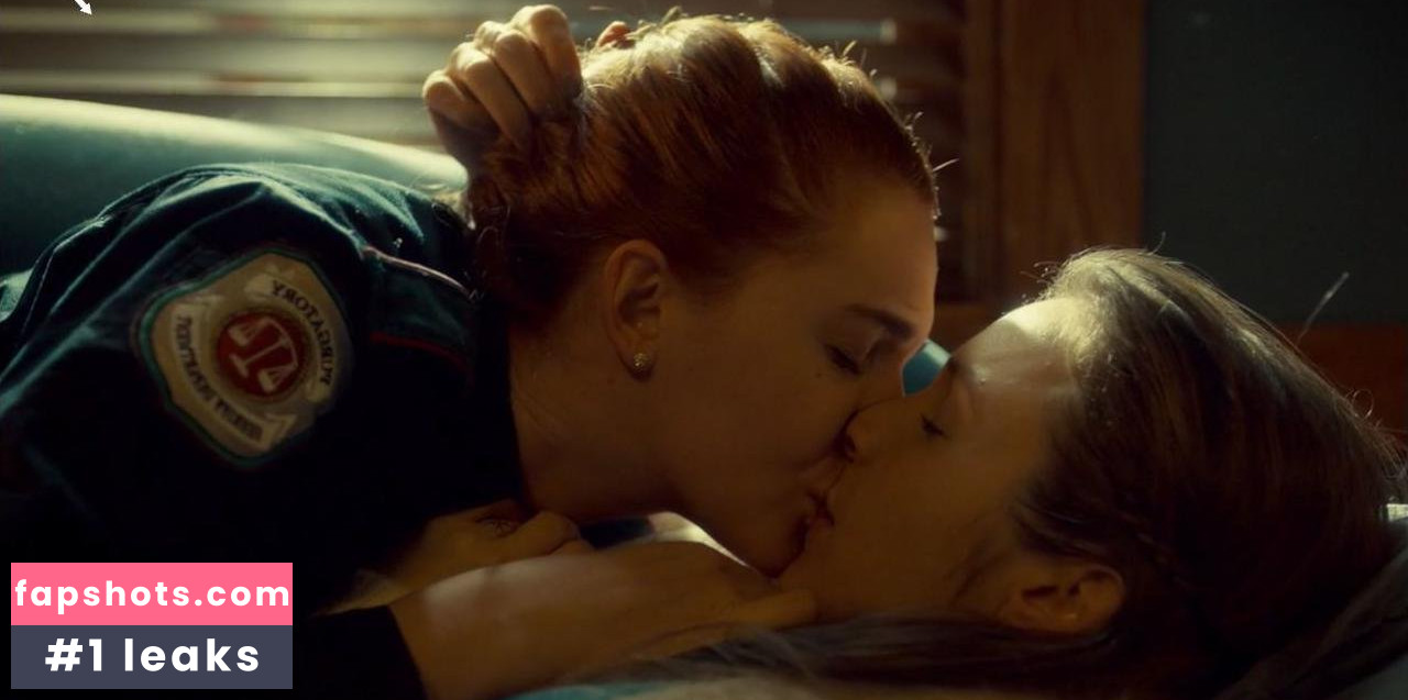 Katherine Barrell gallery photo #5