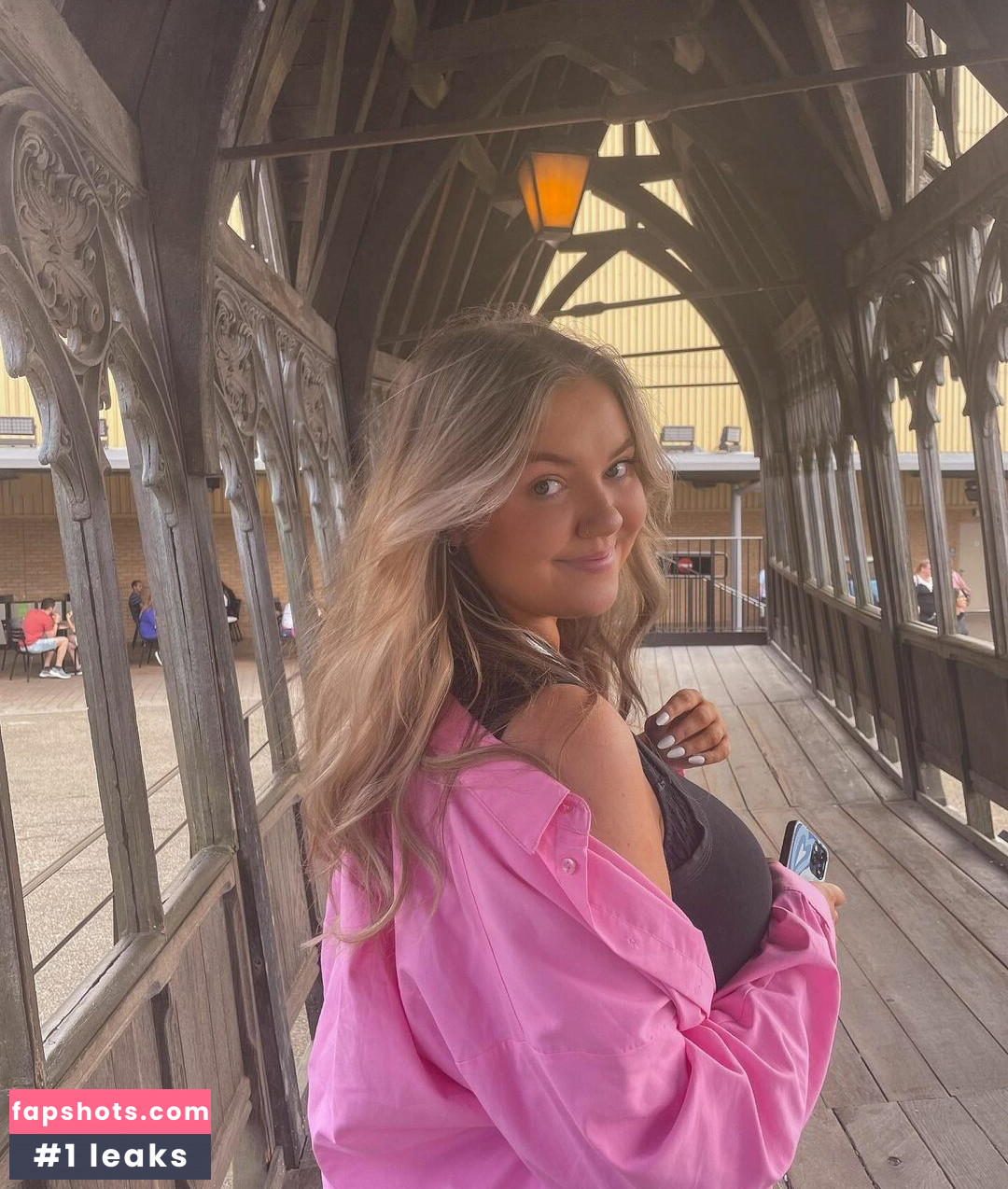 Katherine H gallery photo #3