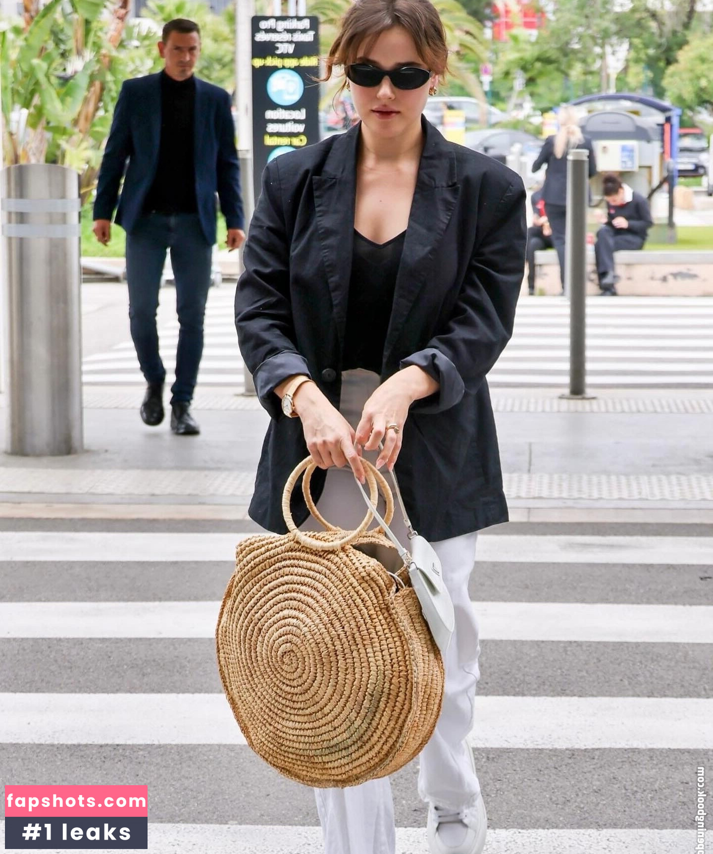 Katherine Langford gallery photo #10