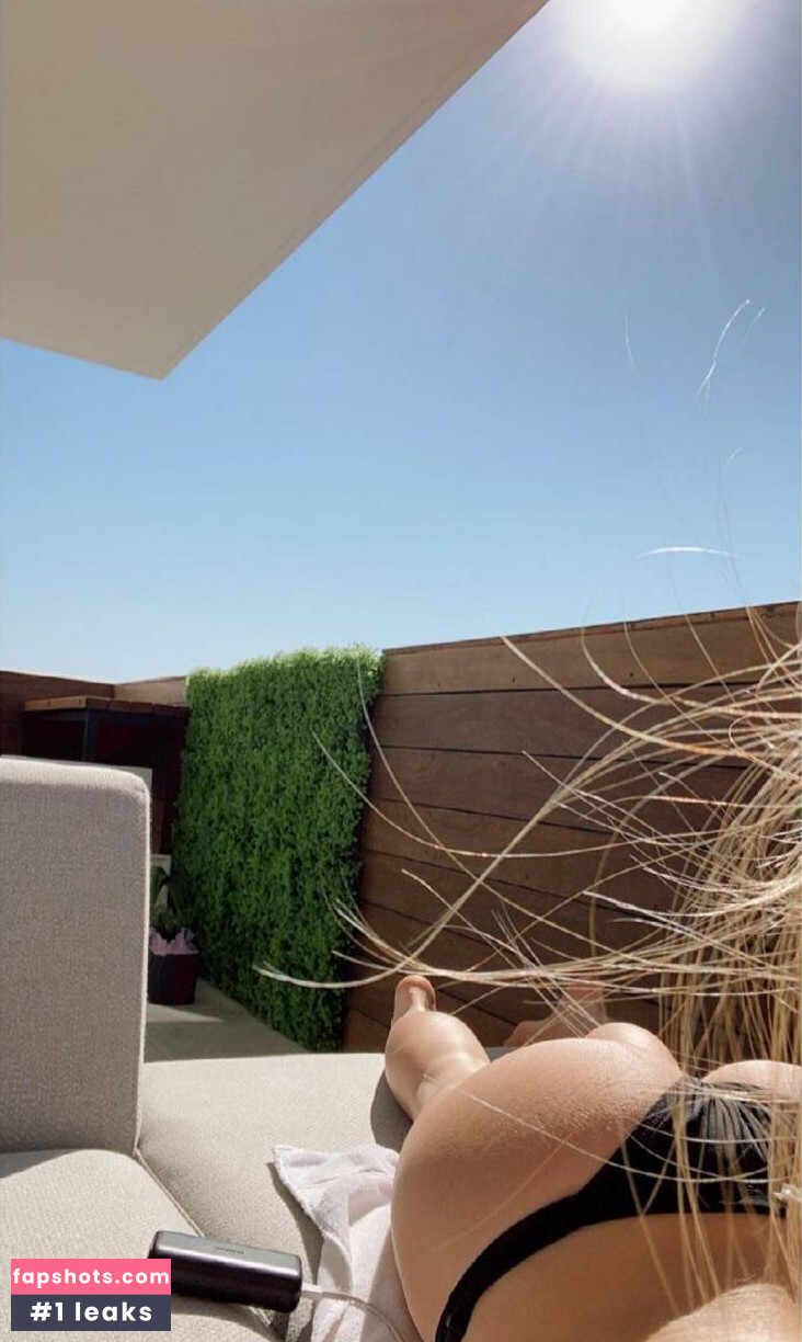 Katherine McNamara gallery photo #322