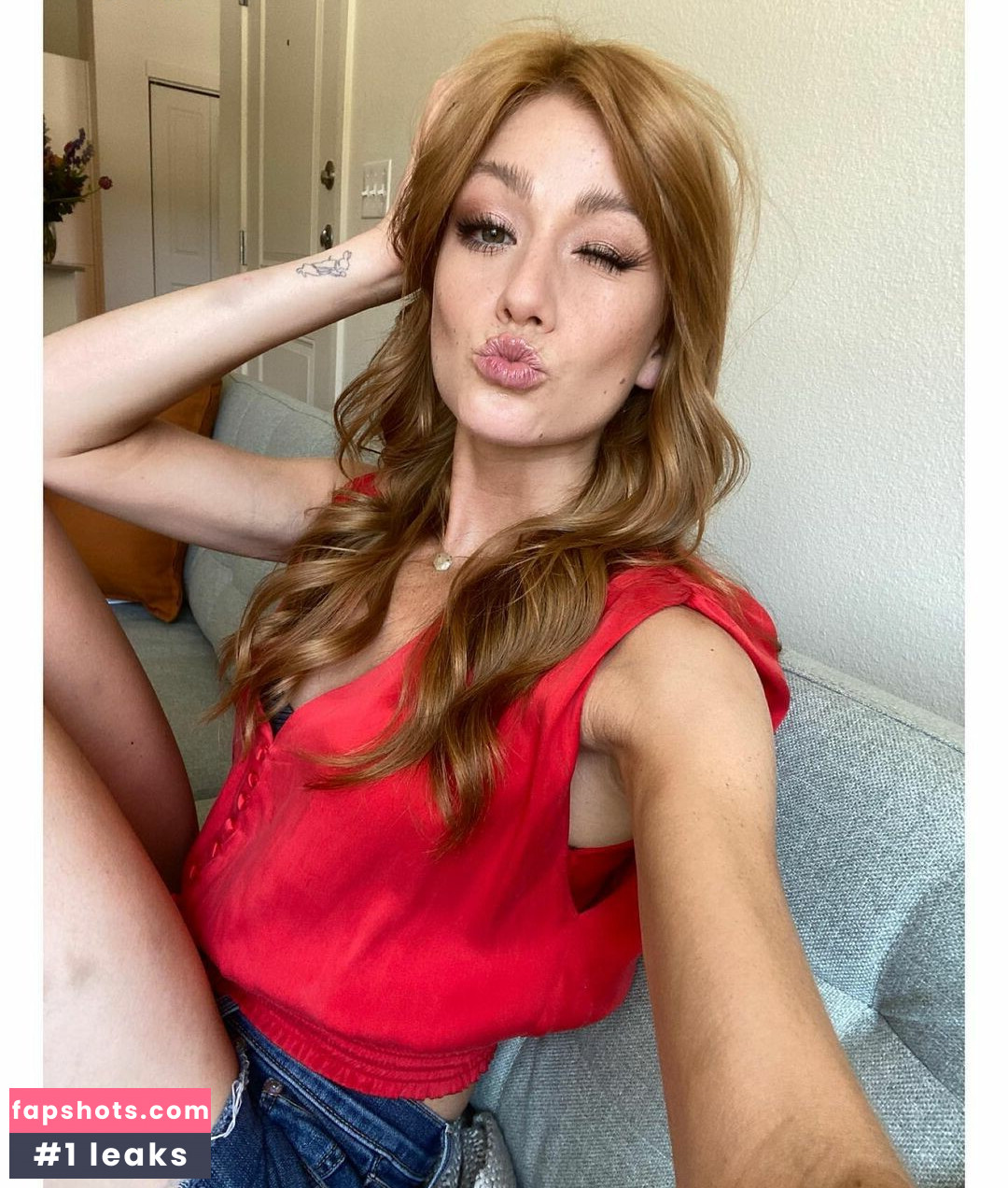 Katherine McNamara gallery photo #377