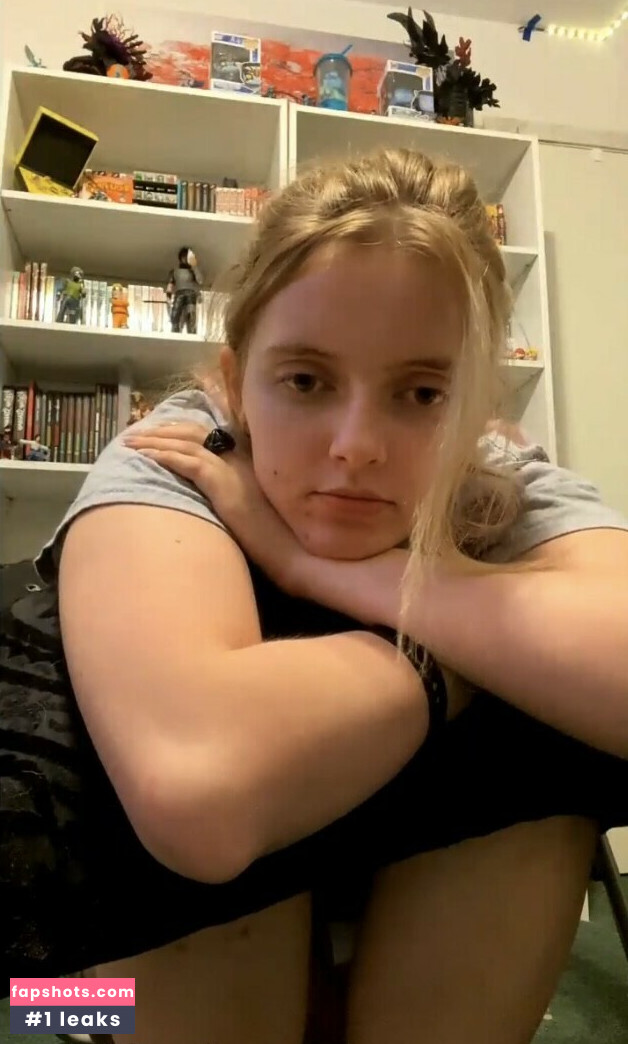 Katherine Means gallery photo #3