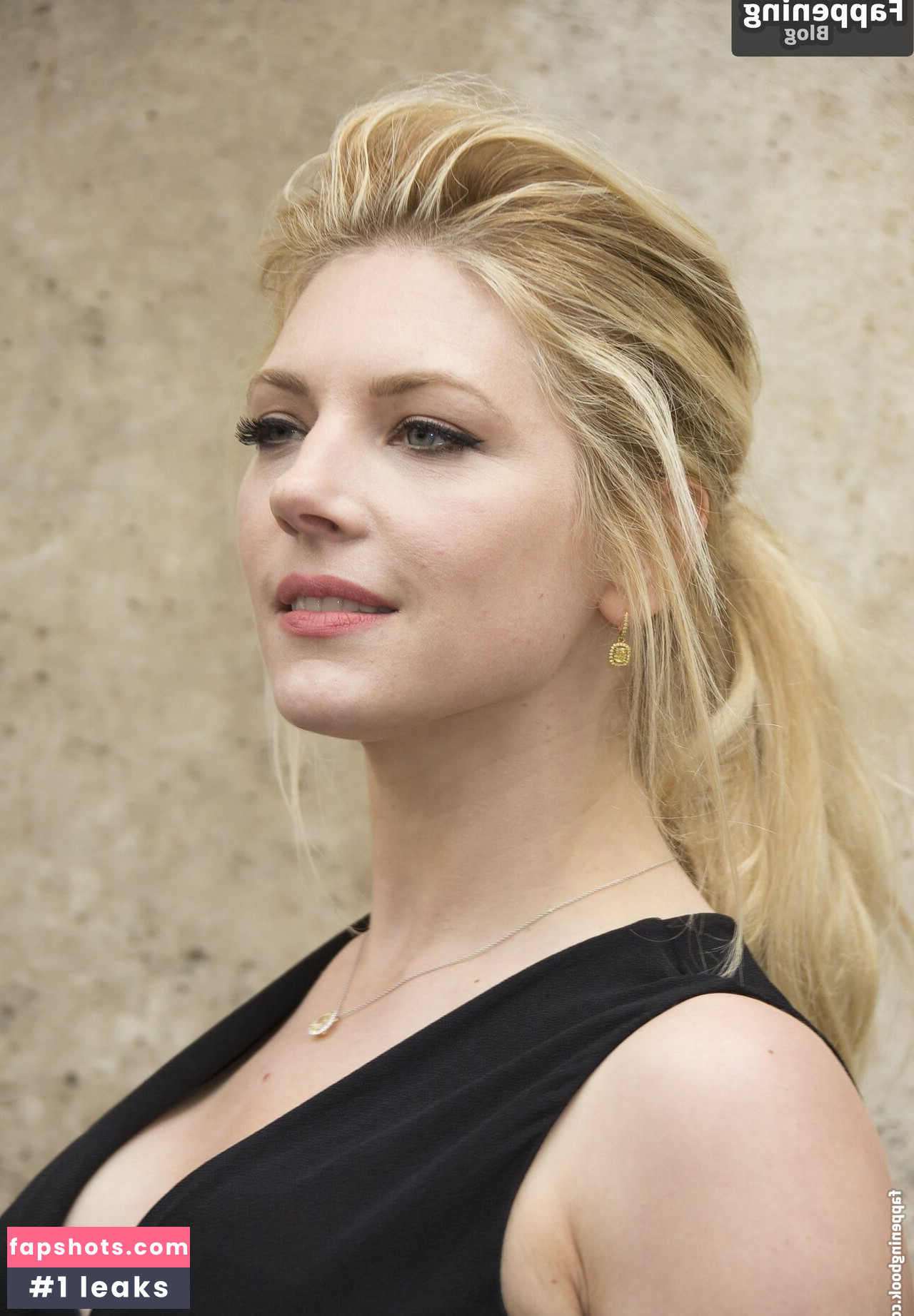 Katheryn Winnick gallery photo #107