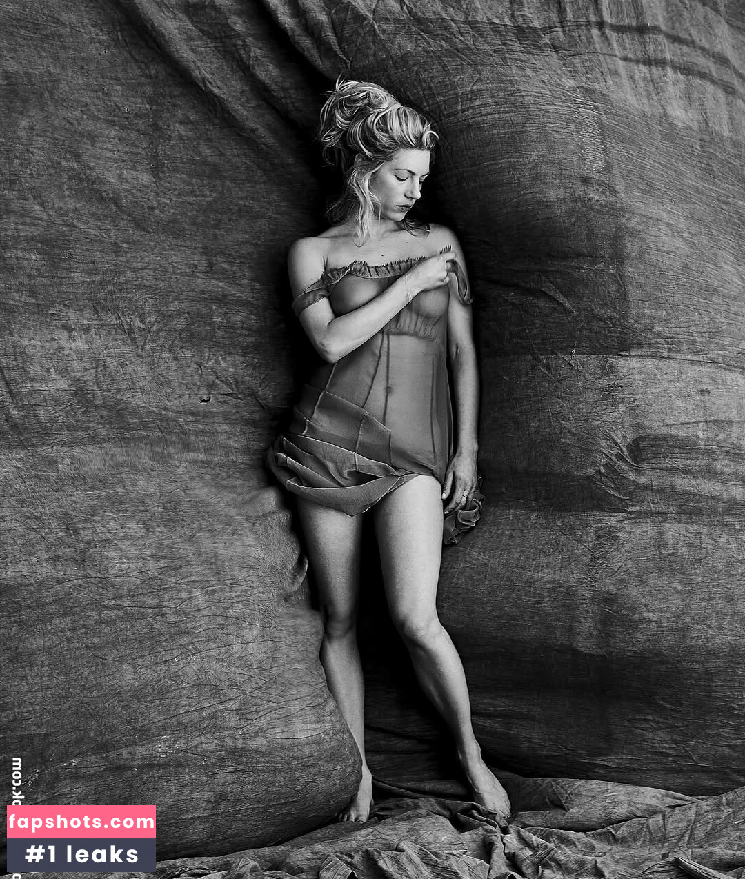 Katheryn Winnick gallery photo #16