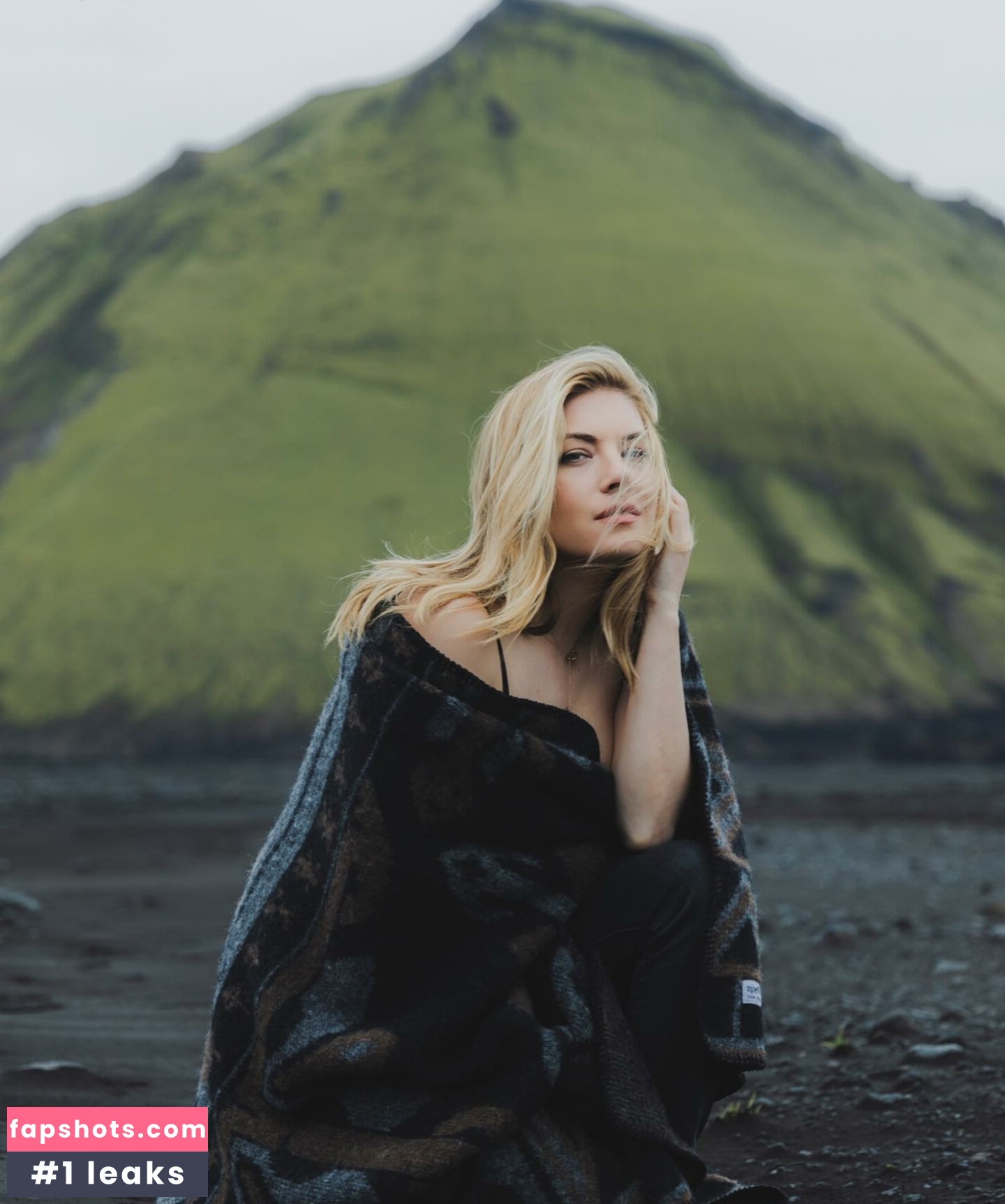 Katheryn Winnick gallery photo #155