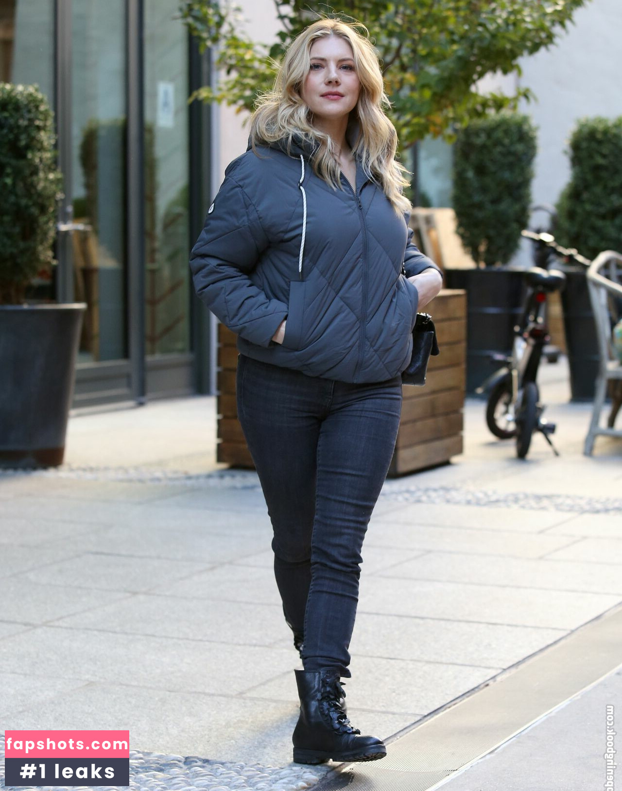 Katheryn Winnick gallery photo #287