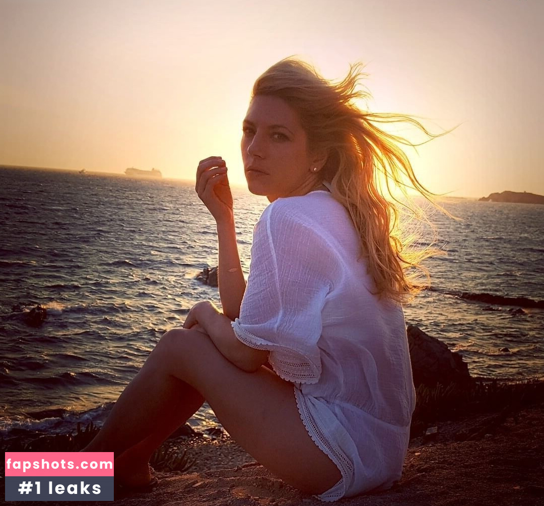 Katheryn Winnick gallery photo #32