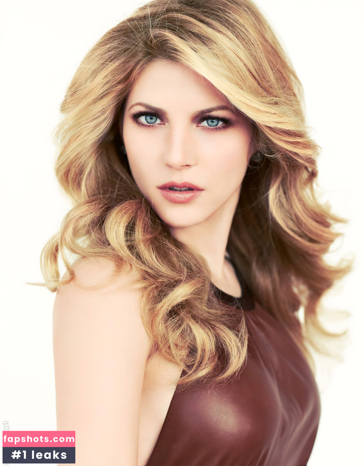 Katheryn Winnick gallery photo #380