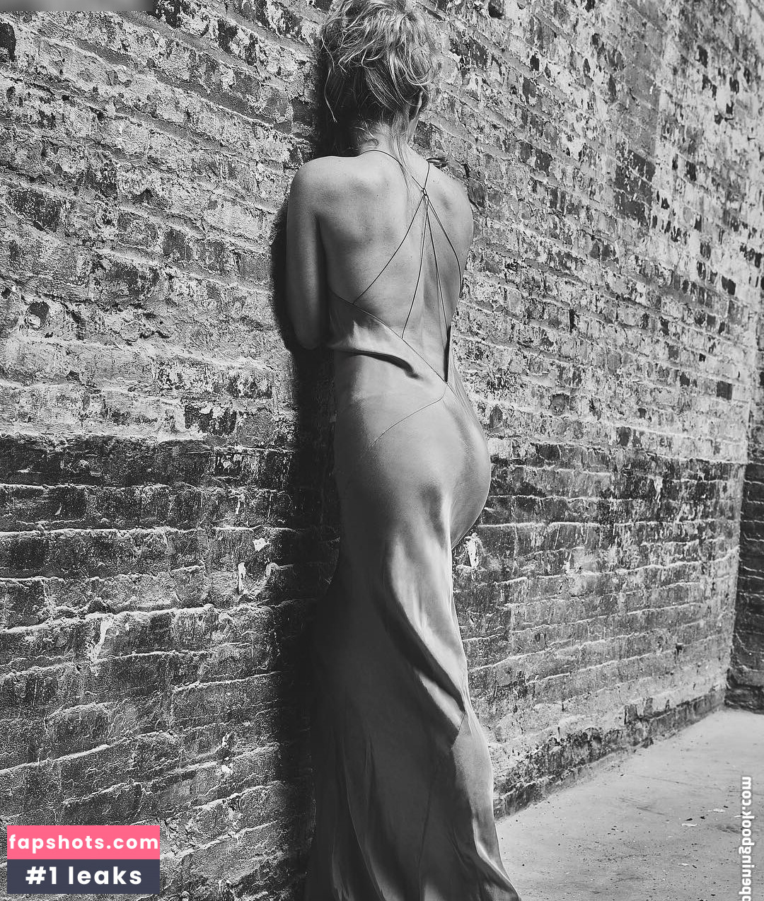 Katheryn Winnick gallery photo #60