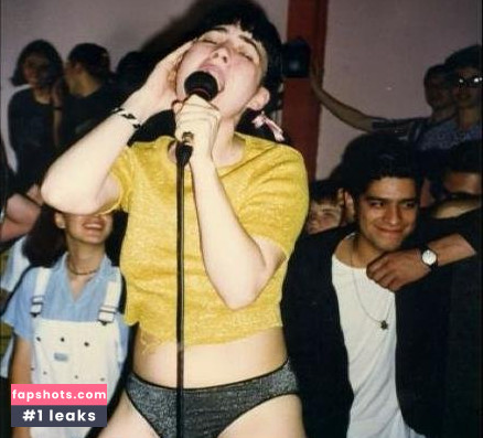 Kathleen Hanna gallery photo #4